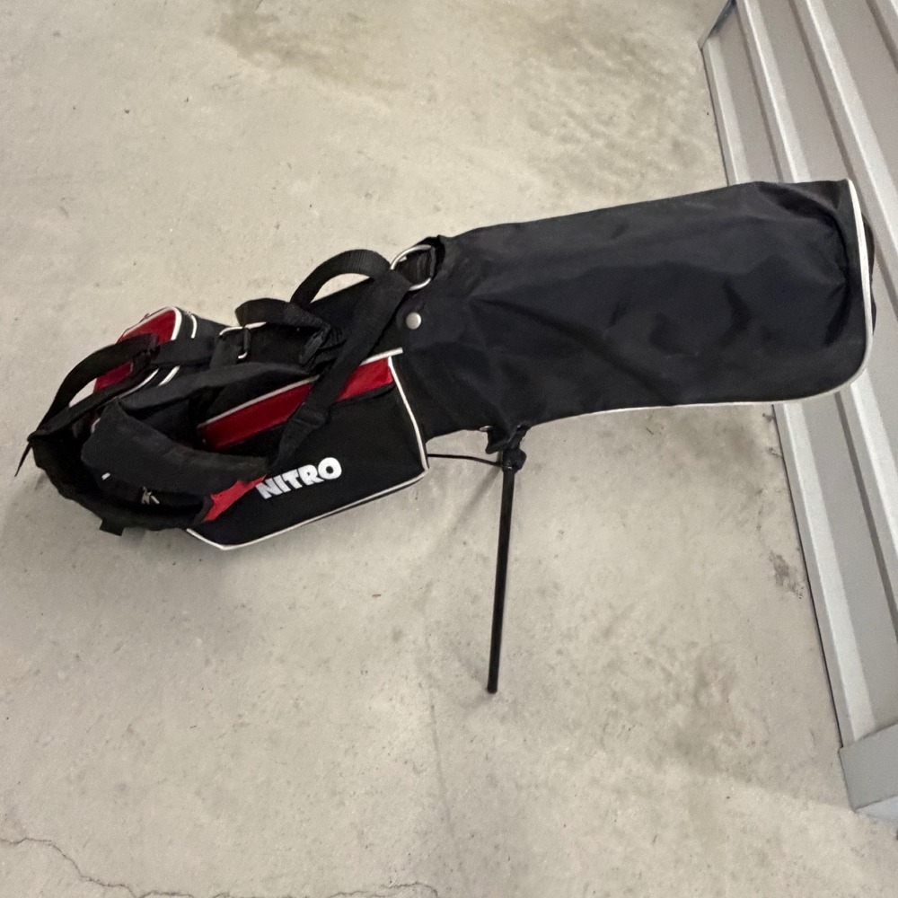 Nitro Blaster Junior Golf Bag and 16 Degree Driver Set Black Red with Headcover - Picture 13 of 16